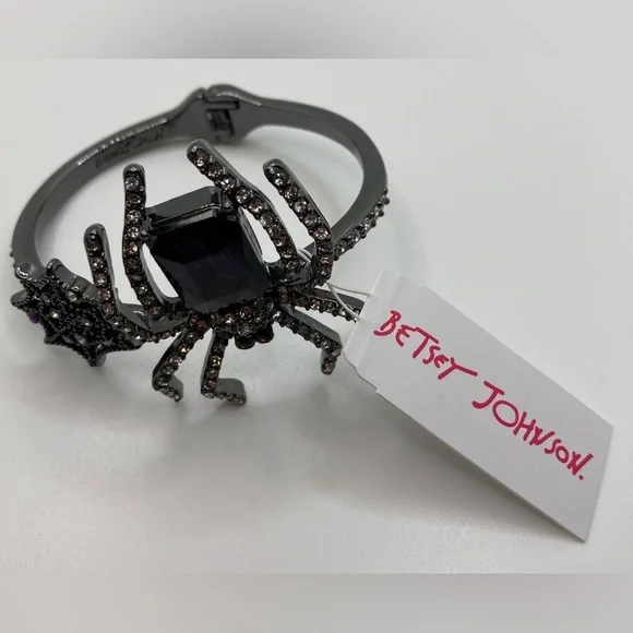 BETSEY JOHNSON Spider Purple Gem Rich Witch Crystal-Studded Hinged Bracelet NEW - Picture 7 of 8